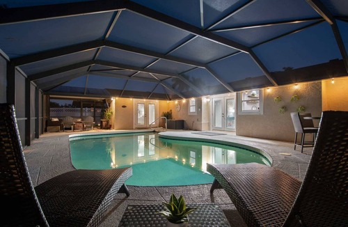 Palma Sola House | NEW! 4BR | Pool | Sleeps 12 | 6 miles to AMI