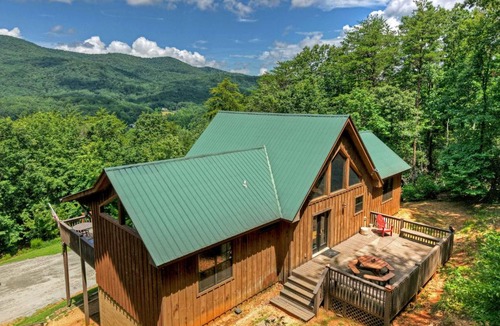 Cleveland House | New Aananda Lookout - Hot Tub Arcade Pool Table
