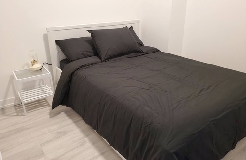 Downtown Toronto Apartment | New! Comfortable 2 Bed 2 Bath in Heart of Downtown