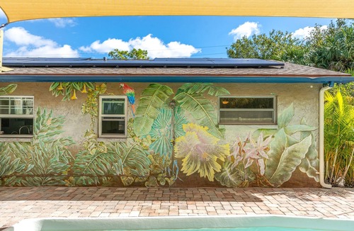 Pinellas Park House | *NEW* HEATED POOL & Jacuzzi! Foosball! King Bed!