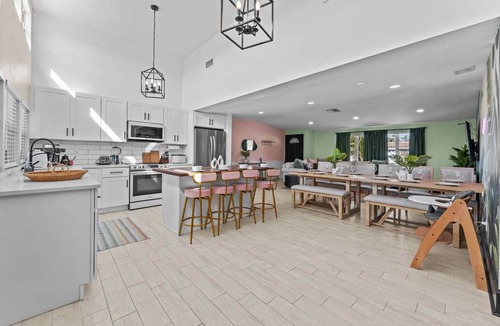 Clearwater House | NEW! Heated Pool~Spa~Mini Golf~Fire Pit~Arcades