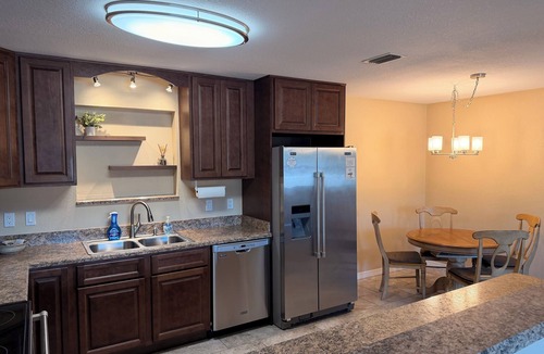 South Daytona House | New Home Centrally Located in South Daytona