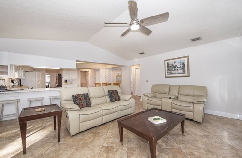 East County Civic Group House | New Inside, Large family home! Furnished w/utils, stay 1-6 months.