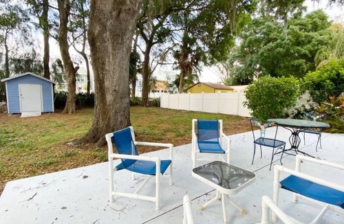 Alta Vista House | New Listing, Downtown 3 Bedroom Cottage