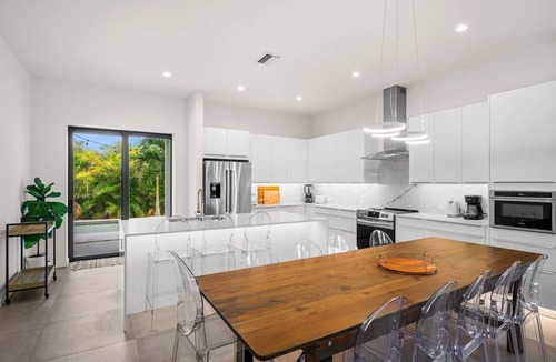 Bee Ridge House | New MODERN Construction!Hidden Gem w/Private Heated Pool, Located in Sarasota!