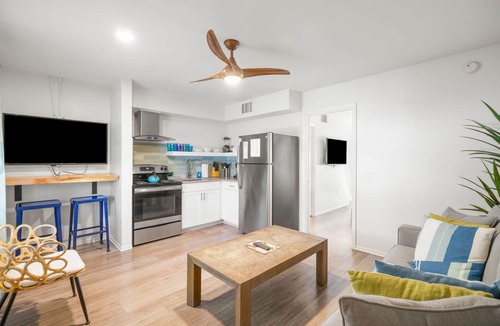 Bay Esplanade Apartment | New! Modern King Suite Steps to the Beach!