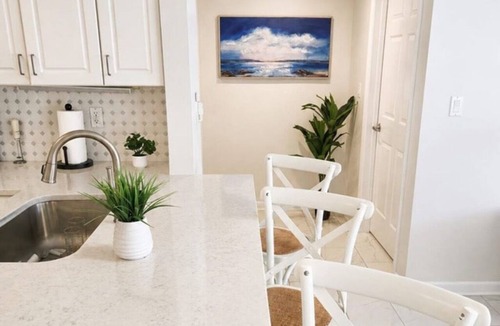 Brush - Stewarts Apartment | NEW Oceanfront Resort Condo | Pool + Beach