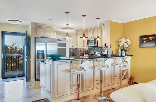Longboat Key Condo | NEW Penthouse on the Bay - 2BR Condo Steps to Heated Pools, Tennis & Beach
