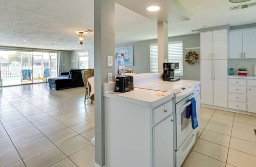 Flor-a-mar House | New Port Richey Oasis w/ Private Pool!