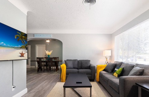Disston Heights House | NEW- Seaside Sanctuary - 3 bed/2 bath minutes from the beach and downtown!
