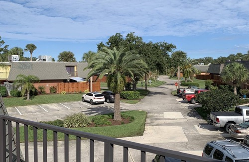 New Smyrna Beach House | New Smyrna beach townhouse 1 block from the beach