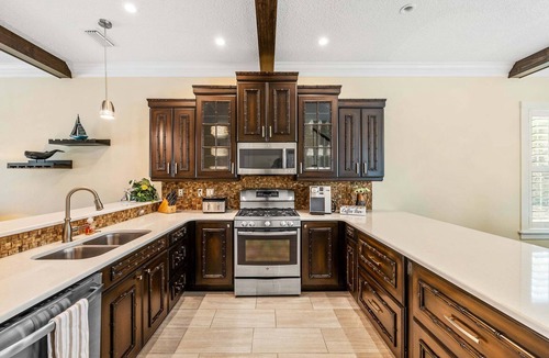 North Causeway House | 🏖️New Smyrna Marina Villa 13 🚤 Pool, Tiki Bar & Dining, Prime NSB Location