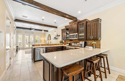 North Causeway House | 🏖️New Smyrna Marina Villa 13 🚤 Pool, Tiki Bar & Dining, Prime NSB Location