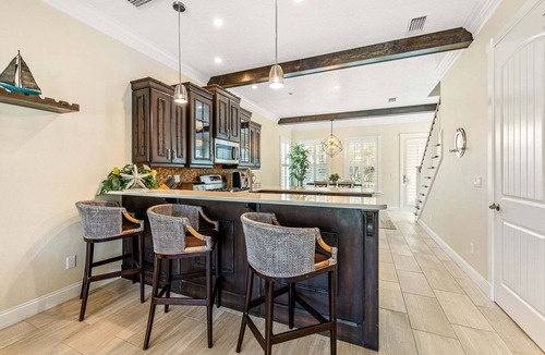 North Causeway House | 🏖️New Smyrna Marina Villa 13 🚤 Pool, Tiki Bar & Dining, Prime NSB Location
