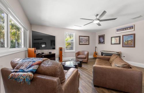 New Suburb Beautiful House | NEW Sunset Serenity - South Tampa Home with Pool