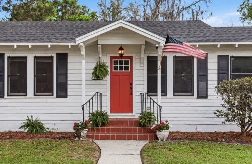 High Springs House | New The Conductors Cottage Downtown High Springs