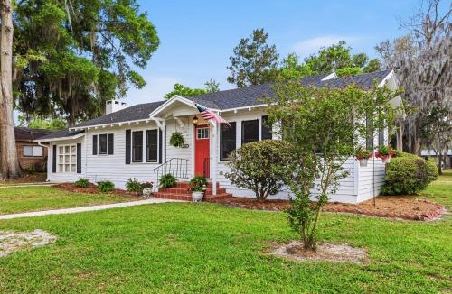 High Springs House | New The Conductors Cottage Downtown High Springs