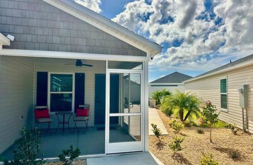Candler House | New Villa - Golf Cart - Fire Pit - Near Eastport
