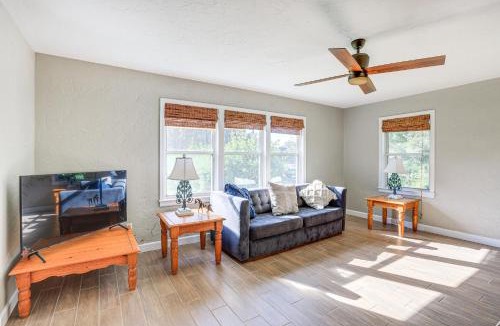 Newberry House | Newberry Home w/Deck on 10 Acres!