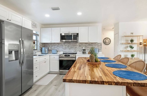 Apollo Beach House | Newly Remodeled Lush Boho Vibe