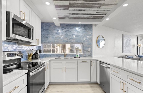 Butler Beach Condo | *Newly Remodeled 3/2 Oceanfront ~ 3 King Beds!*