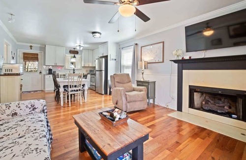 Sautee Nacoochee House | NEWLY RENOVATED COZY 2BR 1BA COTTAGE -NEW HOT TUB