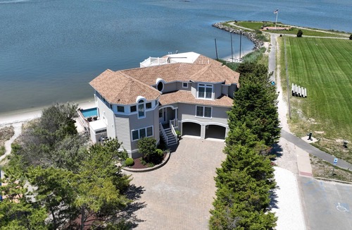 Harvey Cedars House | Newly Renovated Bayfront Estate — Harvey Cedars, LBI