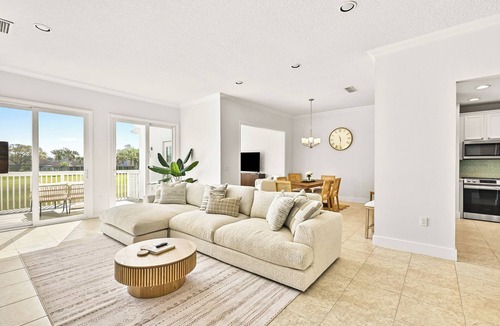 Sawgrass Condo | NEWLY Renovated Coastal Retreat in Iconic Sawgrass — Walk to the Beach!