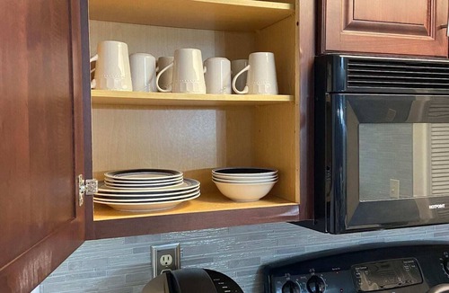 Chatham Park Condo | Newly renovated. Cozy Stylish Condo 7mi to Disney