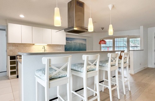 Siesta Key Villa | Newly renovated Pool Villa 10min walk Siesta Beach