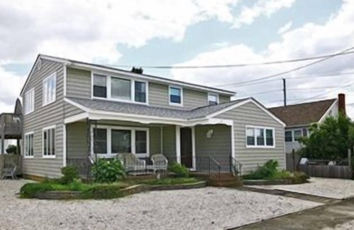 North Beach Haven Apartment | Nice ocean side second floor duplex in Brant Beach, located close to the beach.