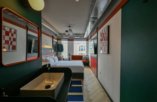Bloor Annex Hotel | Nomas Hotel