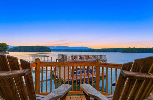 Nebo House | North Shore Lake - Lakefront Escape, Dock Access and Mountain Views!