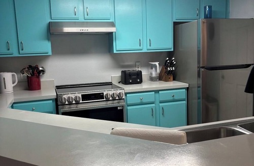 Clearwater Condo | Oasis Dream 2 Bedroom 2 Bath Clearwater Condo 10 min to Beach Heated Pool
