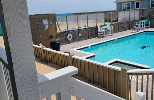 Nags Head Cottage | OBX Direct Oceanfront/Poolside Cottage 7