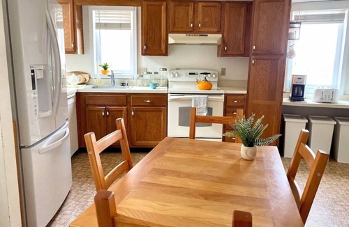 Wildwood Crest House | Ocean Beach House - Block of the beach! Sleeps 8-10