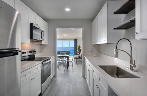 Surfside Beach Hotel | Ocean Escape Boardwalk Oceanfront