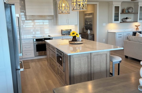Gold Coast House | Ocean Front Getaway: Walk out to the beach!