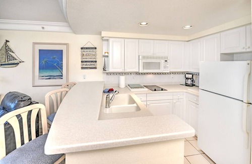 Ortona Park Condo | Ocean View 1BR Balcony x2 | 7th Floor | Sleeps 6