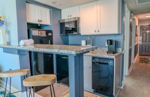 Myrtle Beach House | Ocean View Double Suite! Sleeps 4 Meridian Plaza 705