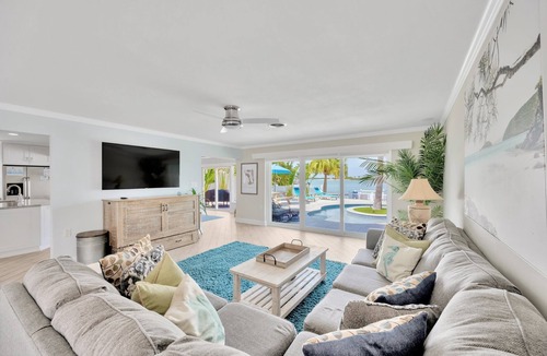 Indian Rocks Beach Villa | Ocean View | Heated Pool | 3 Bedroom | Golf Cart