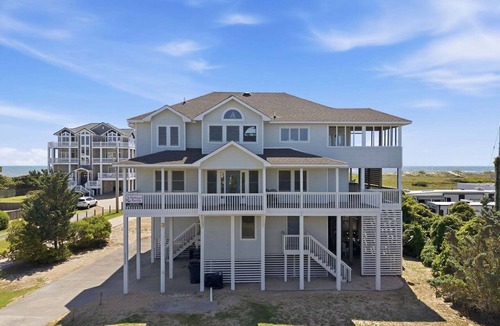 Rodanthe House | Ocean-view home with pool, hot tub, grill, decks & pool table