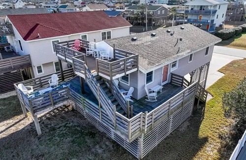 Colington Cottage | Ocean Views -Dog Friendly- 3rd Row From The Beach