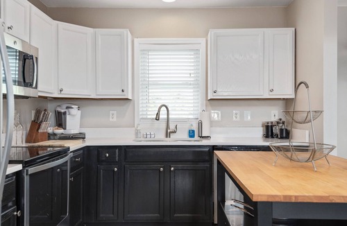 Kitty Hawk Apartment | Ocean Views From Deck, Includes 2 Beach Chairs + 1 Umbrella, 2min drive to beach