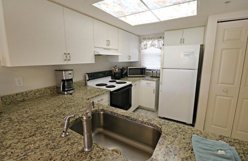 Butler Beach Apartment | Ocean Village Club F25