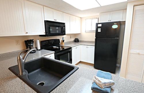 Butler Beach House | Ocean Village Club P17