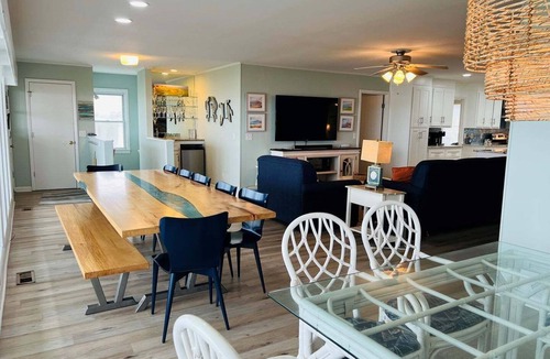 Holden Beach House | Oceanfront 5BR beach house with pool in Holden Beach, perfect for 12 guests.