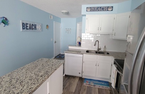Ocean Isle Beach Condo | Oceanfront Complex with Ocean Views.