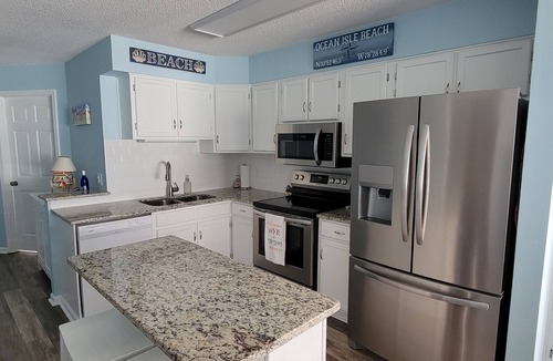 Ocean Isle Beach Condo | Oceanfront Complex with Ocean Views.