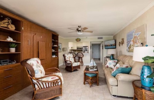 Madeira Beach Apartment | OCEANFRONT condo directly overlooking the clear blue water of the Gulf of Mexico